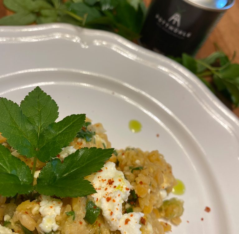 Linsensalat mit Wildkräutern, Feta und Hanföl