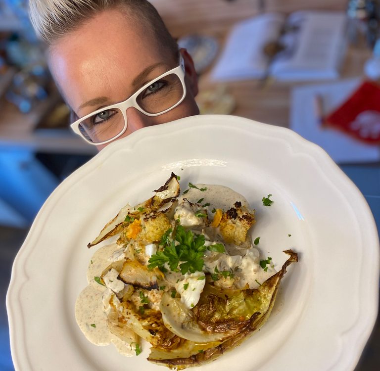 Gerösteter Blumenkohl mit Curry-Eiersalat