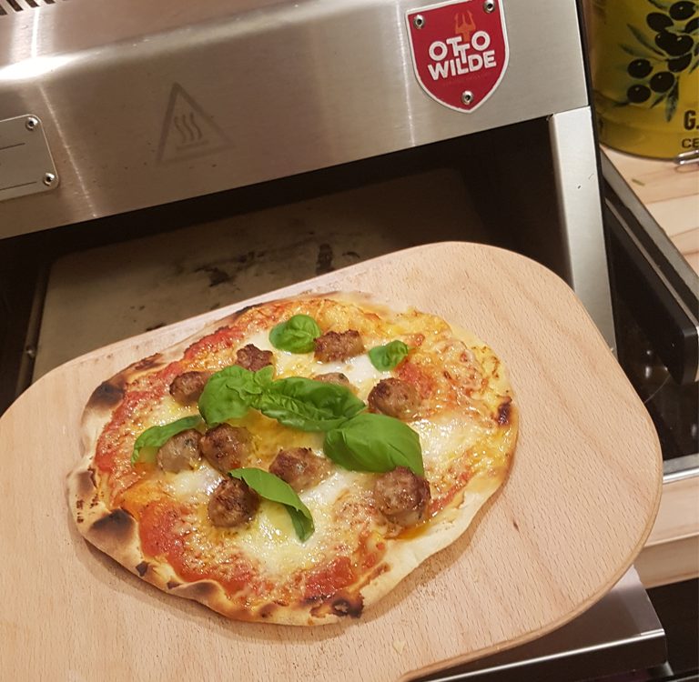 Pizza im Otto Wilde E-O.F.B.